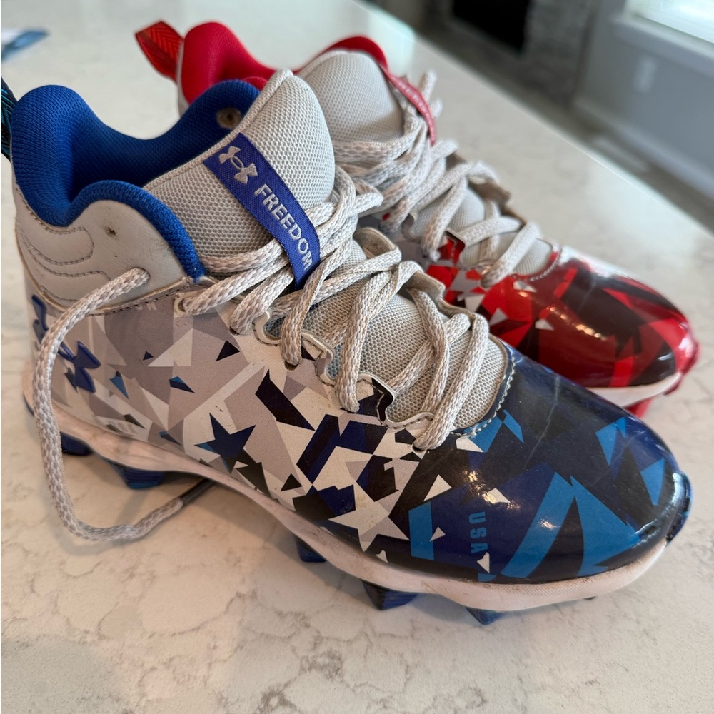 Boys Under Armour Freedom football cleats